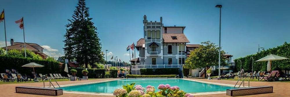 Hotel Silken Gran Del Sella
